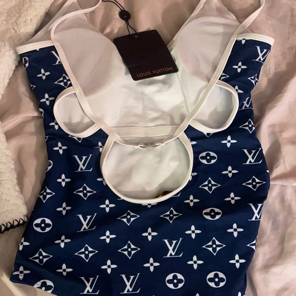 One piece bathing suit